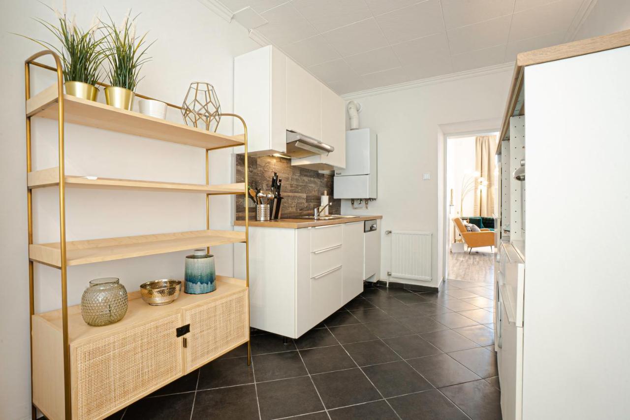 2-Room Apartment On The First Floor With Designer Renovation. Exit To The Courtyard. 15 Minutes To Schloss Schoenbrunn 비엔나 외부 사진