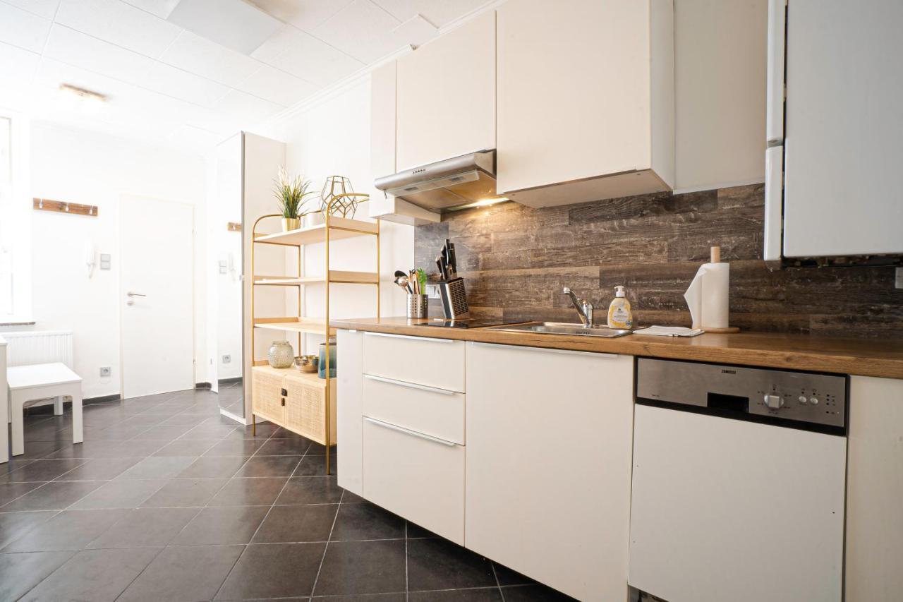 2-Room Apartment On The First Floor With Designer Renovation. Exit To The Courtyard. 15 Minutes To Schloss Schoenbrunn 비엔나 외부 사진