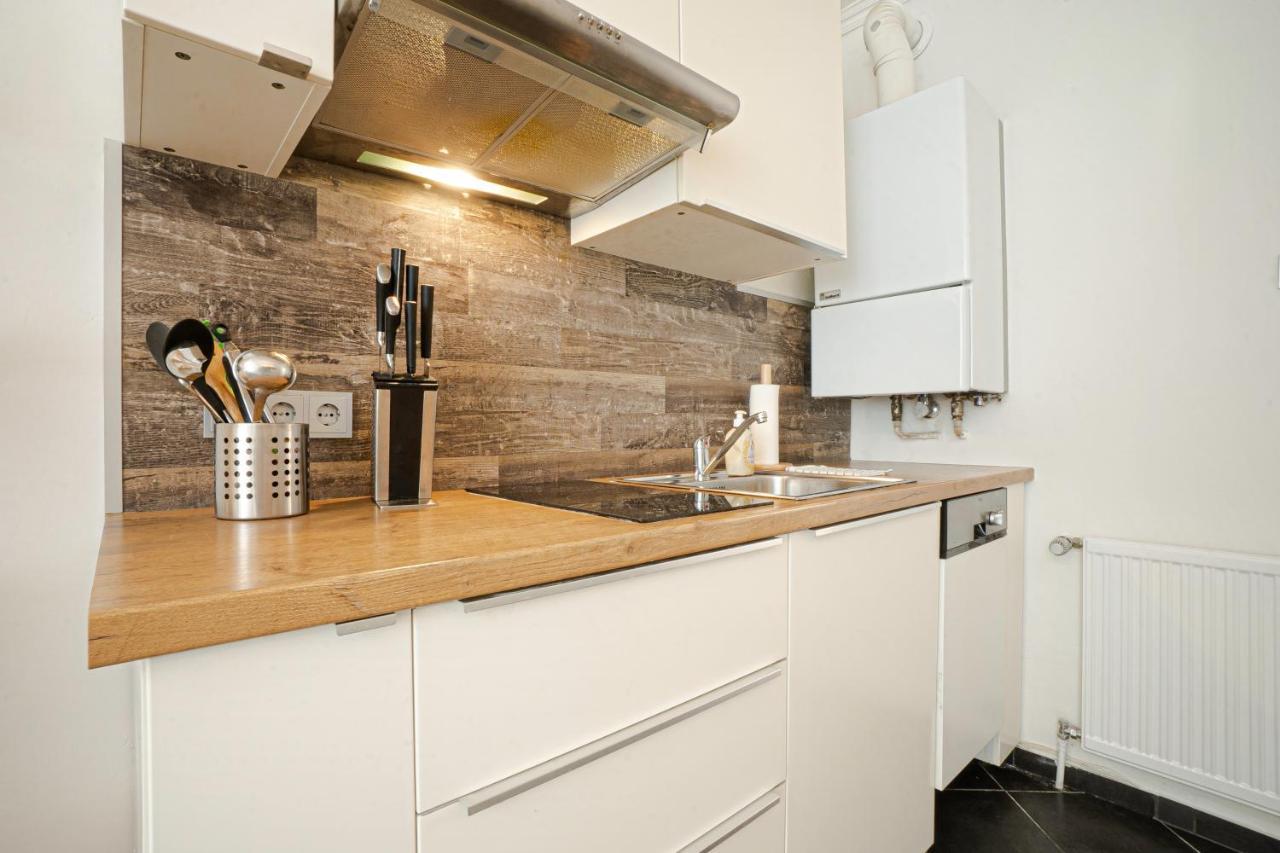 2-Room Apartment On The First Floor With Designer Renovation. Exit To The Courtyard. 15 Minutes To Schloss Schoenbrunn 비엔나 외부 사진